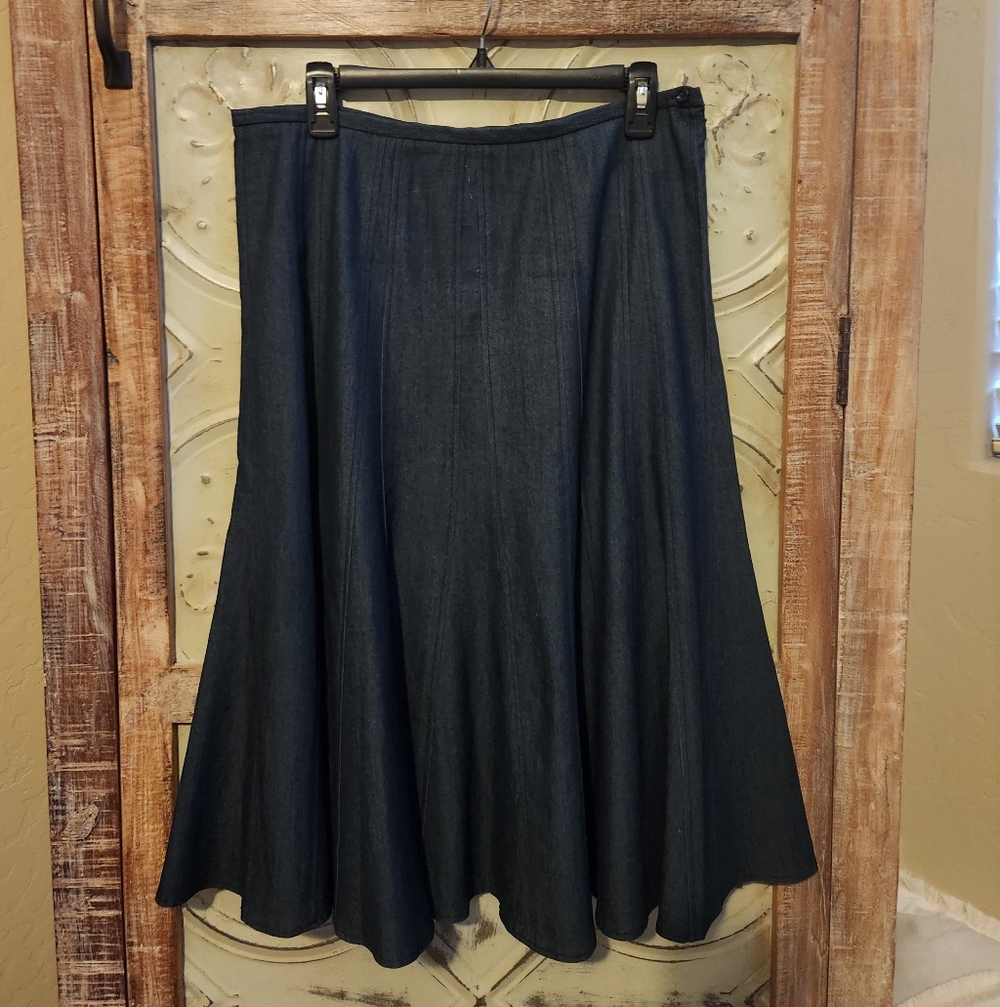 Larry Levine Stretch Denim Fit & Flare Skirt | Size 10 - Picture 2 of 5